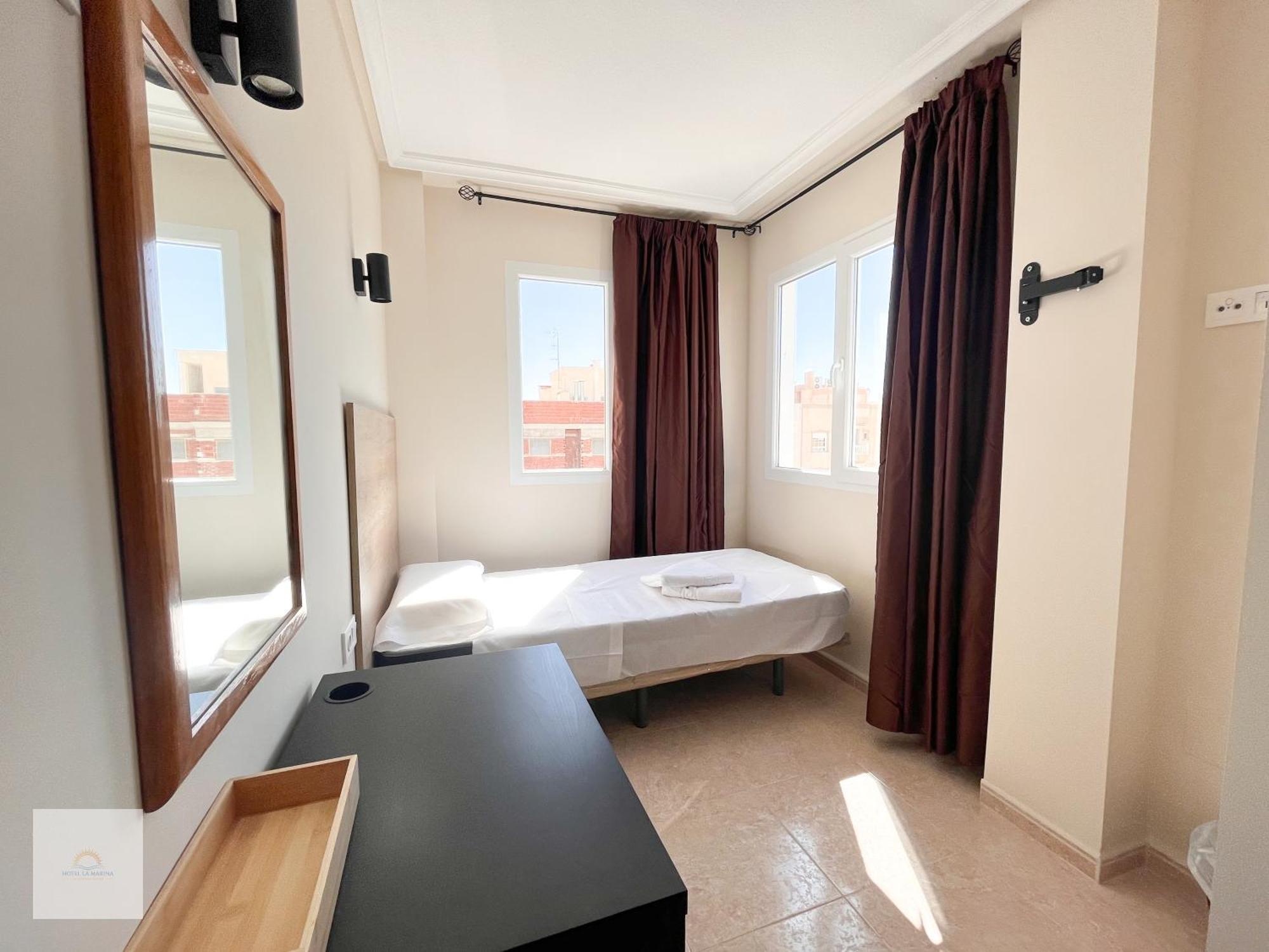 Hotel La Marina Elche Luaran gambar